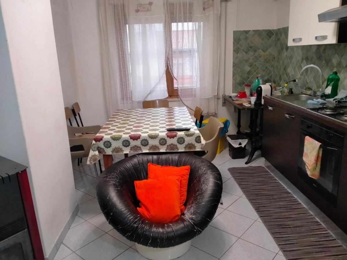 Appartamento Santa Giusta Buitenkant foto