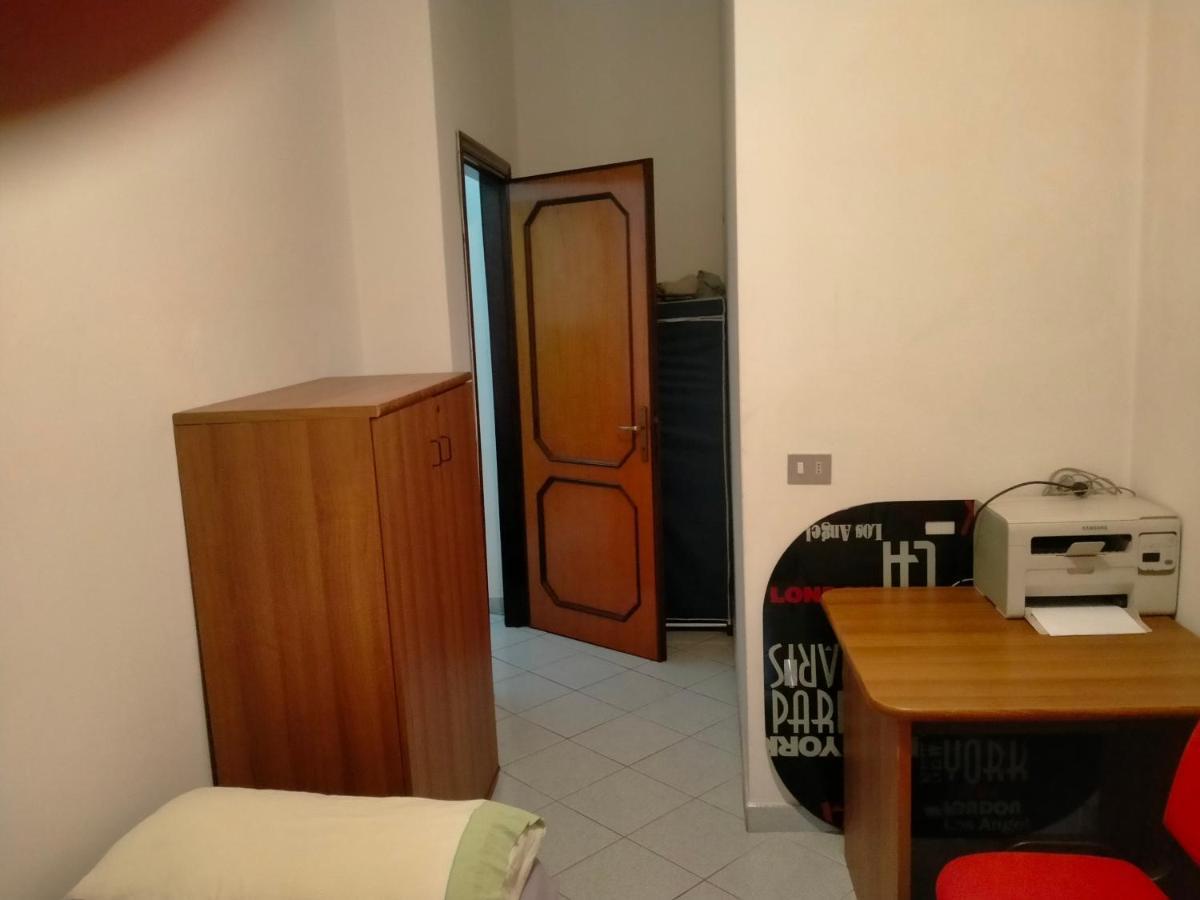 Appartamento Santa Giusta Buitenkant foto