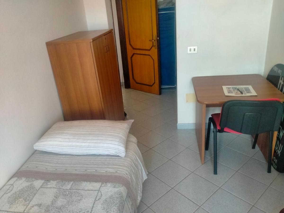 Appartamento Santa Giusta Buitenkant foto