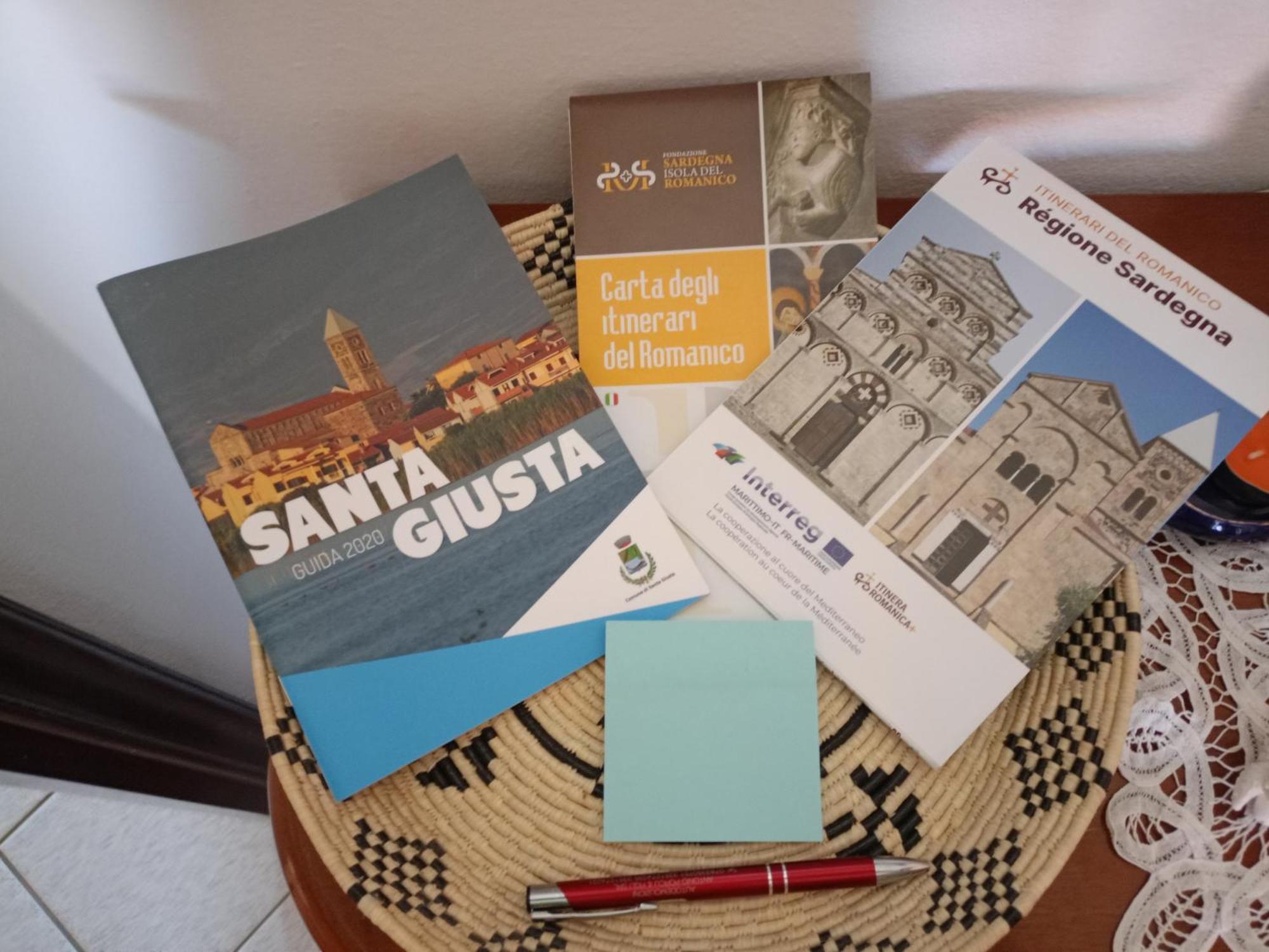 Appartamento Santa Giusta Buitenkant foto