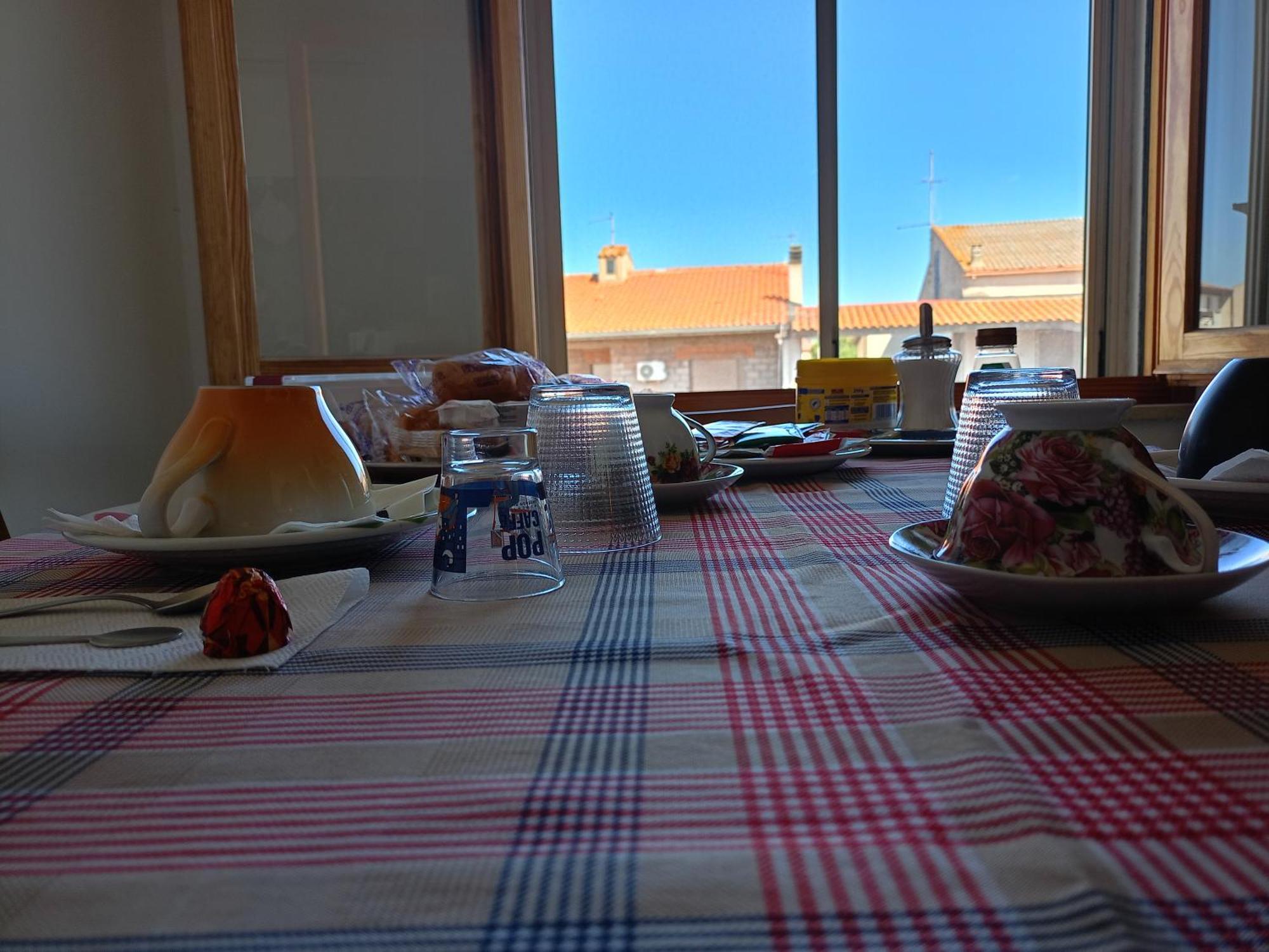 Appartamento Santa Giusta Buitenkant foto